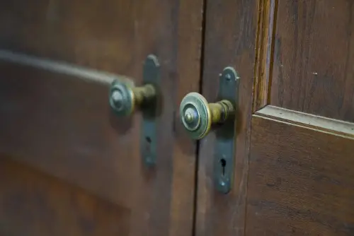 salvage-doorknobs